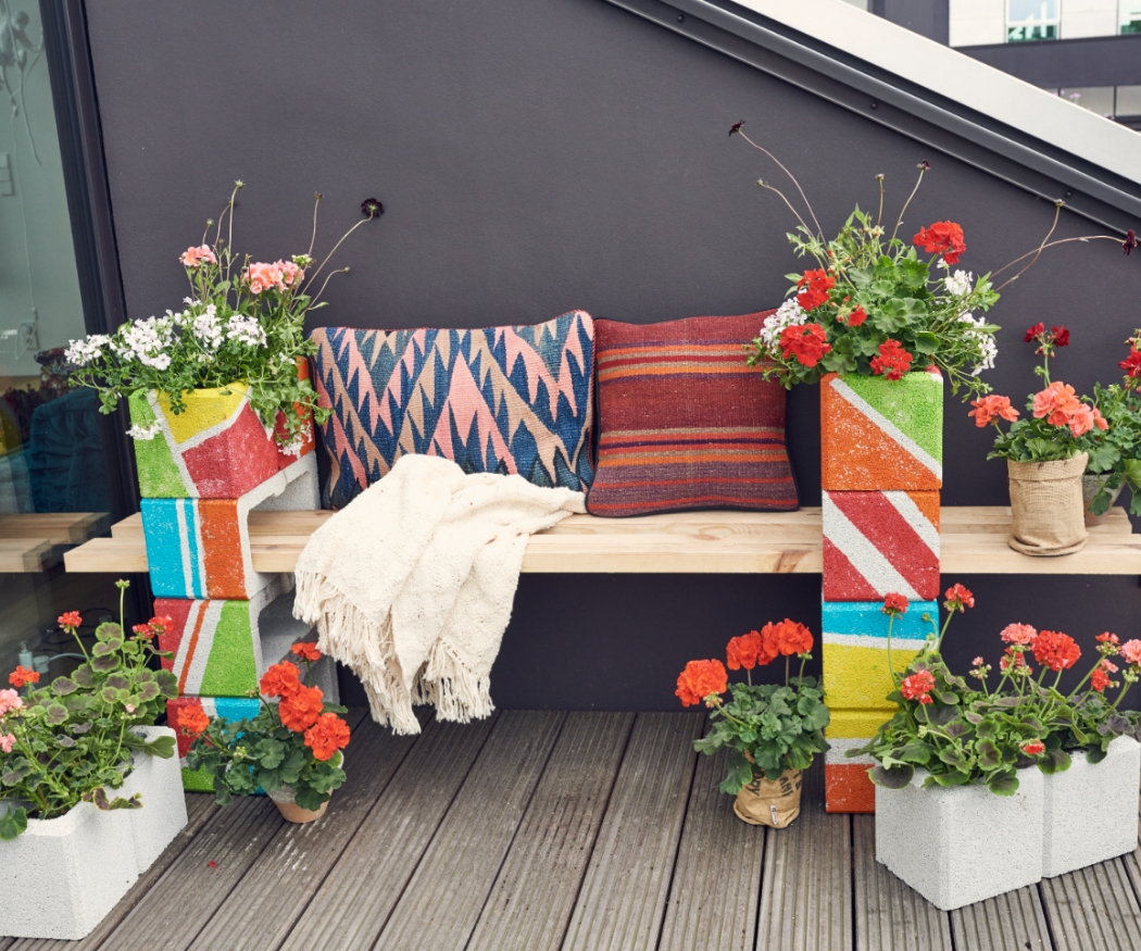 Balcone piccolo e stretto: idee di design con fiori e fai-da-te